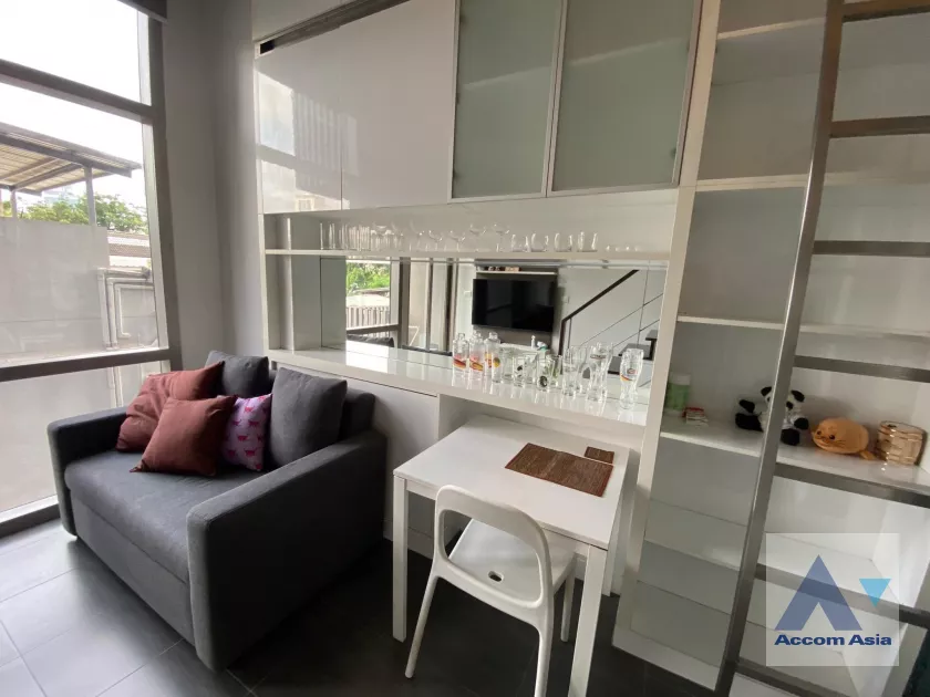 Duplex Condo |  1 Bedroom  Condominium For Rent in Sukhumvit, Bangkok  near BTS Thong Lo (AA40118)