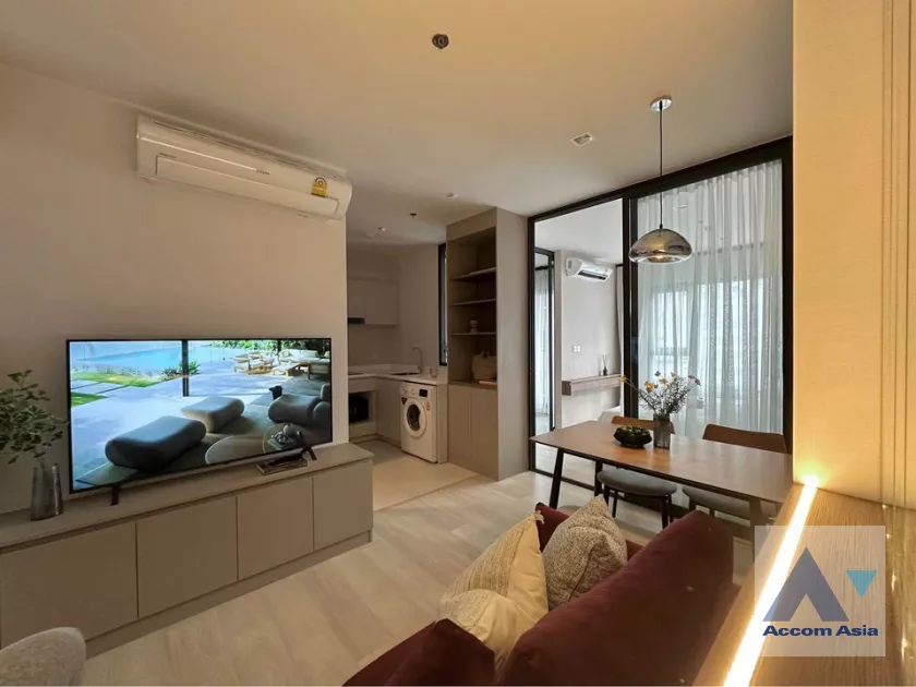  1 Bedroom  Condominium For Rent in Ploenchit, Bangkok  near BTS Ploenchit (AA40138)