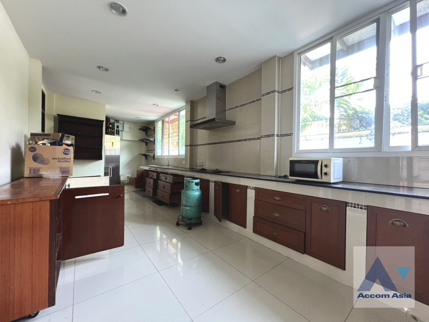 Home Office |  7 Bedrooms  House For Rent in Phaholyothin, Bangkok  (AA40156)
