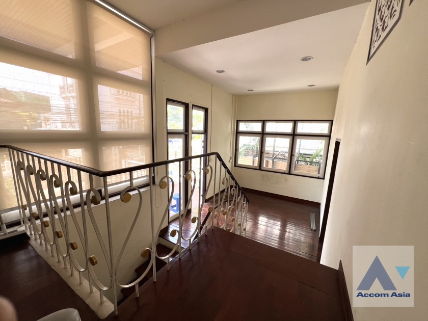 6  7 br House For Rent in Phaholyothin ,Bangkok  AA40156