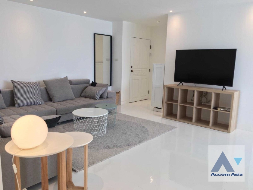  3 Bedrooms  Condominium For Sale in Sukhumvit, Bangkok  near BTS Phrom Phong (AA40173)