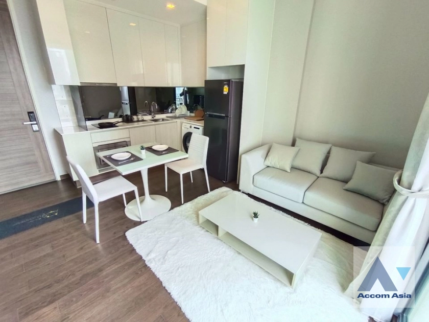  1 Bedroom  Condominium For Rent in Phaholyothin, Bangkok  near MRT Phetchaburi (AA40190)