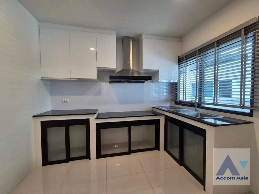 5  4 br House For Rent in Samutprakan ,Samutprakan  at Centro Bangna AA40192