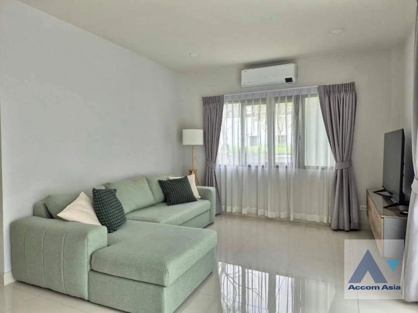  1  4 br House For Rent in Samutprakan ,Samutprakan  at Centro Bangna AA40192