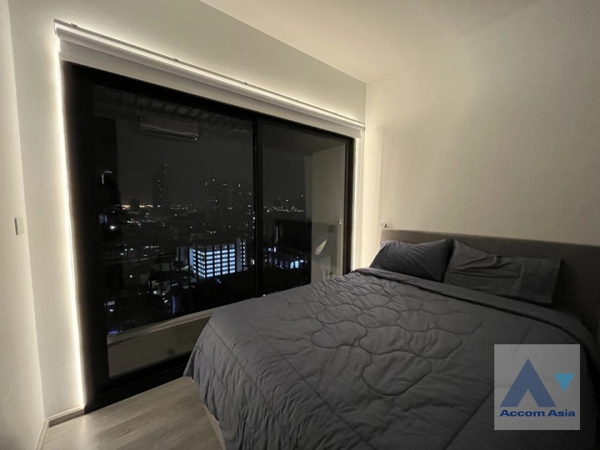  1 Bedroom  Condominium For Sale in Sukhumvit, Bangkok  near BTS Ekkamai (AA40200)