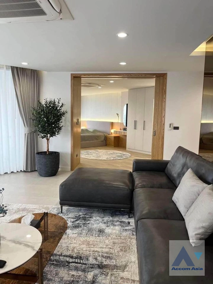  1  2 br Condominium For Sale in Phaholyothin ,Bangkok  at Bangkok River Marina AA40207