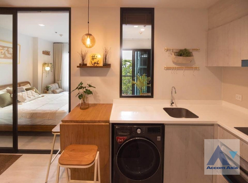 Fully Furnished |  1 Bedroom  Condominium For Rent & Sale in Ploenchit, Bangkok  near BTS Ploenchit (AA40210)