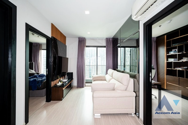  2 Bedrooms  Condominium For Sale in Phaholyothin, Bangkok  near MRT Rama 9 (AA40211)