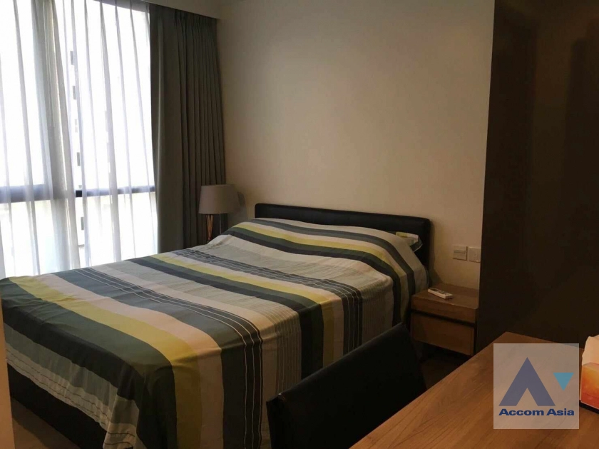 Fully Furnished, Corner Unit, Pet friendly |  2 Bedrooms  Condominium For Rent in Ploenchit, Bangkok  near BTS Ploenchit (AA40219)