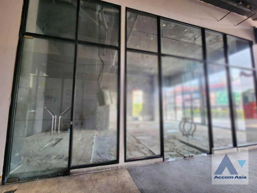 4  Retail / Showroom For Rent in Sathorn ,Bangkok BTS Surasak at Vanilla Moon AA40225