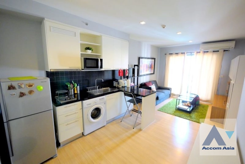  1 Bedroom  Condominium For Rent in Sathorn, Bangkok  near BTS Chong Nonsi (AA40237)