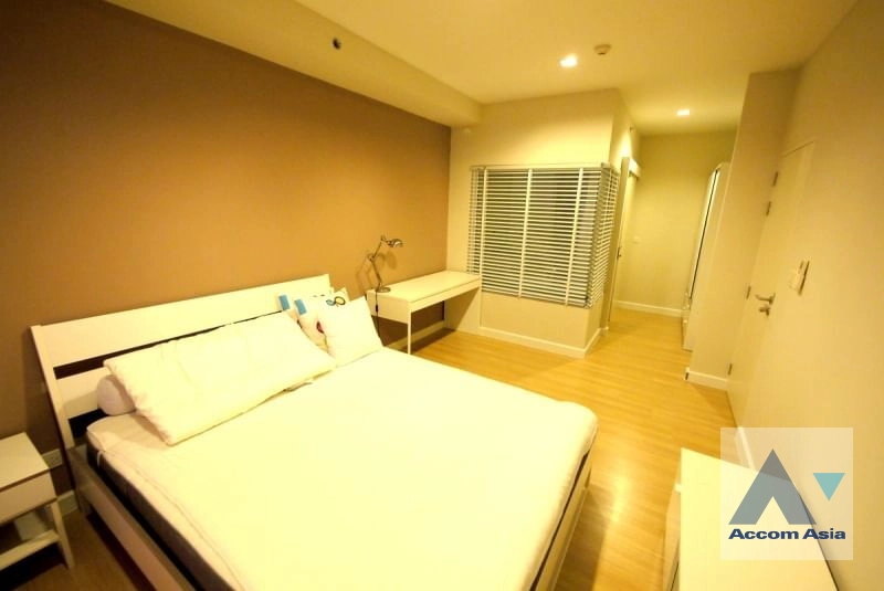  1 Bedroom  Condominium For Rent in Sathorn, Bangkok  near BTS Chong Nonsi (AA40237)