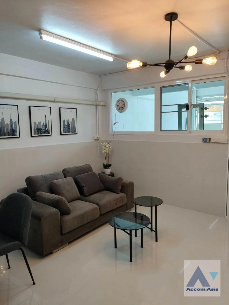 5  3 br Townhouse For Rent in Rama 3 ,Bangkok BTS Saphan Taksin AA40246