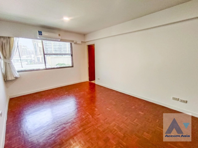 16  3 br Apartment For Rent in Sukhumvit ,Bangkok BTS Asok - MRT Sukhumvit at Family Apartment with Lake View AA40247