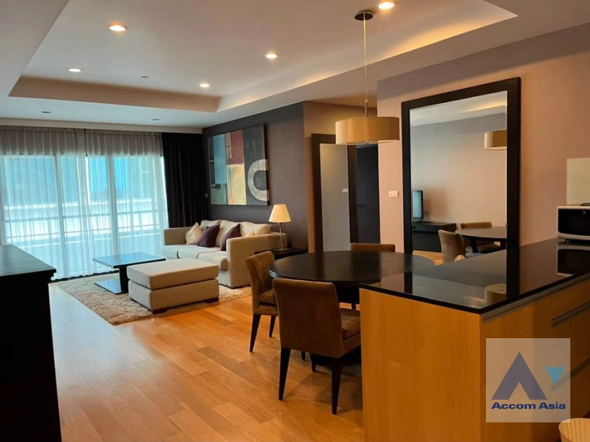  2 Bedrooms  Condominium For Rent in Sathorn, Bangkok  near BTS Sala Daeng - MRT Lumphini (AA40257)