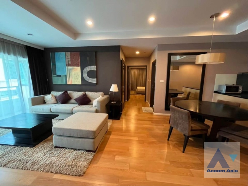  2 Bedrooms  Condominium For Rent in Sathorn, Bangkok  near BTS Sala Daeng - MRT Lumphini (AA40257)