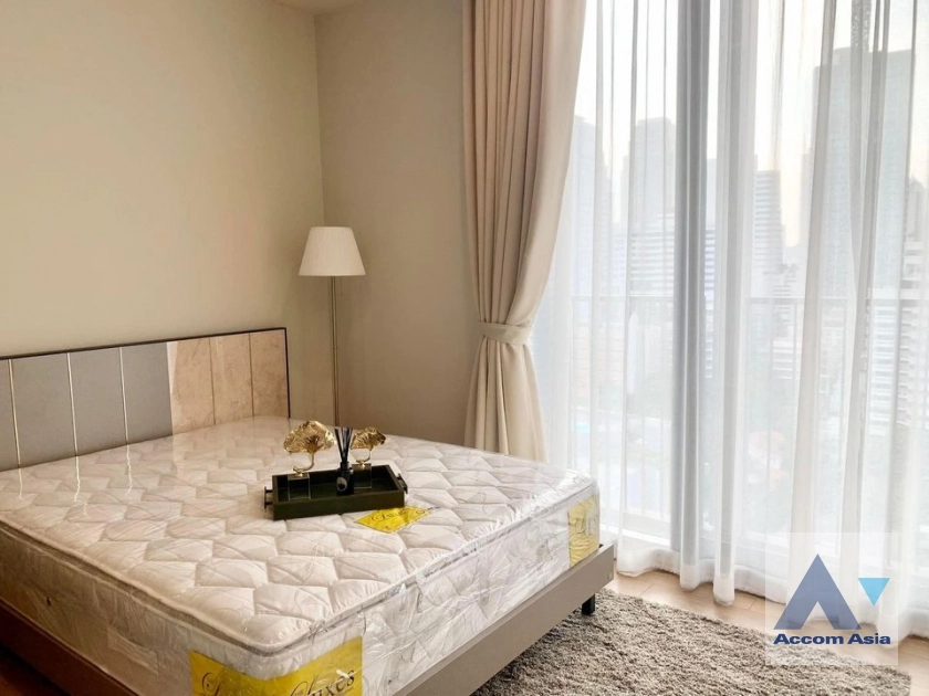  1 Bedroom  Condominium For Sale in Sukhumvit, Bangkok  near BTS Phrom Phong (AA40258)