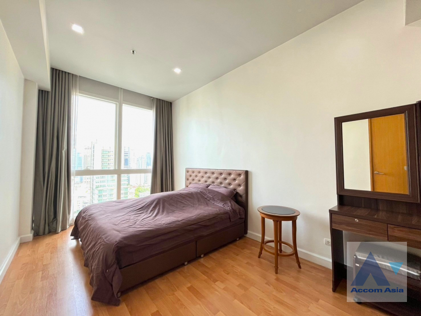 5  2 br Condominium For Sale in Sukhumvit ,Bangkok BTS Asok - MRT Sukhumvit at Millennium Residence @ Sukhumvit AA40259