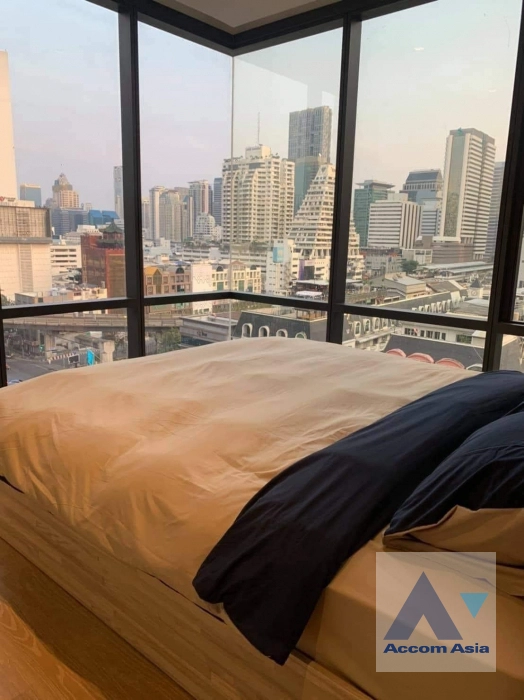  2 Bedrooms  Condominium For Rent in Silom, Bangkok  near BTS Chong Nonsi (AA40280)