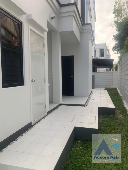 35  4 br House for rent and sale in Pattanakarn ,Bangkok ARL Ban Thap Chang at Malton Gates - Krungthep Kreetha AA40282