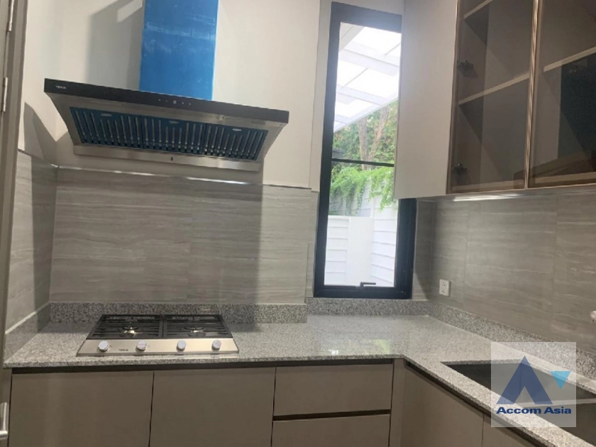 10  4 br House for rent and sale in Pattanakarn ,Bangkok ARL Ban Thap Chang at Malton Gates - Krungthep Kreetha AA40282