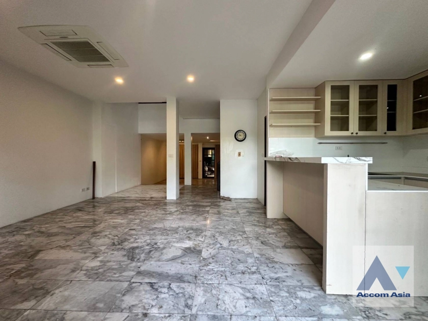  1  3 br Townhouse For Rent in Sukhumvit ,Bangkok BTS Phra khanong at Tara Mansion AA40286