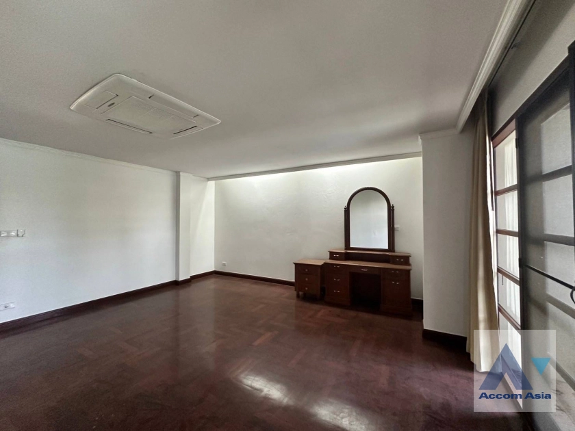 13  3 br Townhouse For Rent in Sukhumvit ,Bangkok BTS Phra khanong at Tara Mansion AA40286