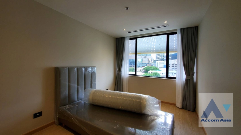 7  3 br Apartment For Rent in Sathorn ,Bangkok BTS Sala Daeng - MRT Lumphini at Children Dreaming Place - Garden AA40288