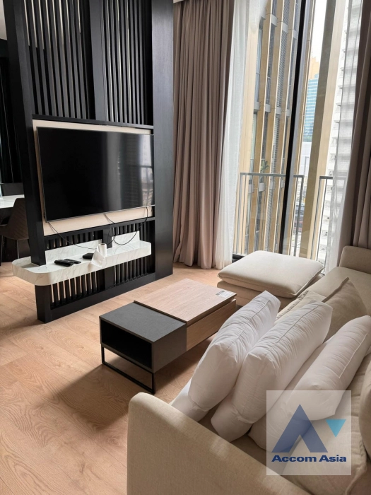  1 Bedroom  Condominium For Rent in Sukhumvit, Bangkok  near BTS Asok - MRT Sukhumvit (AA40307)