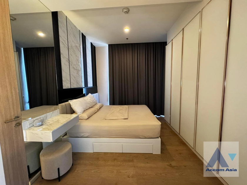  1 Bedroom  Condominium For Rent in Sukhumvit, Bangkok  near BTS Asok - MRT Sukhumvit (AA40307)