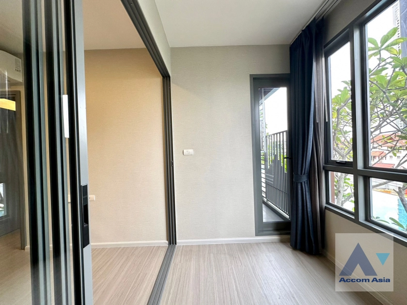  1 Bedroom  Condominium For Sale in Sukhumvit, Bangkok  near BTS Phrom Phong (AA40324)