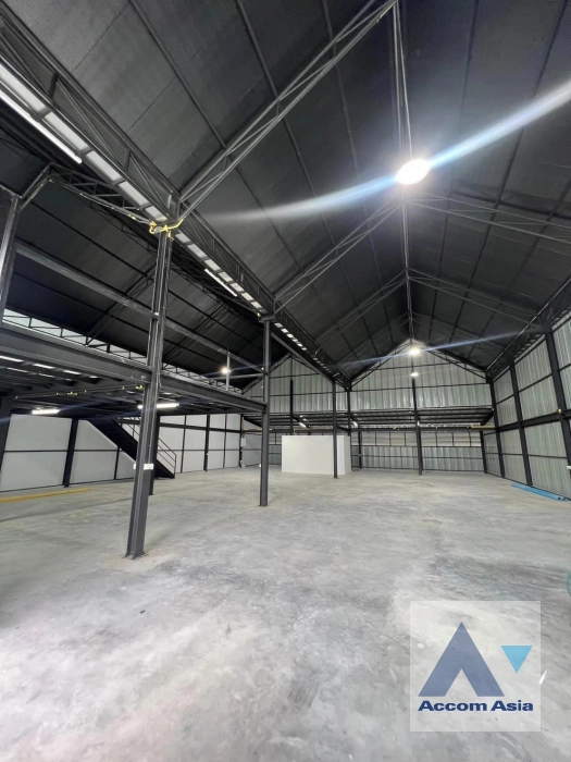  1  Warehouse For Rent in ratchadapisek ,Bangkok  AA40329