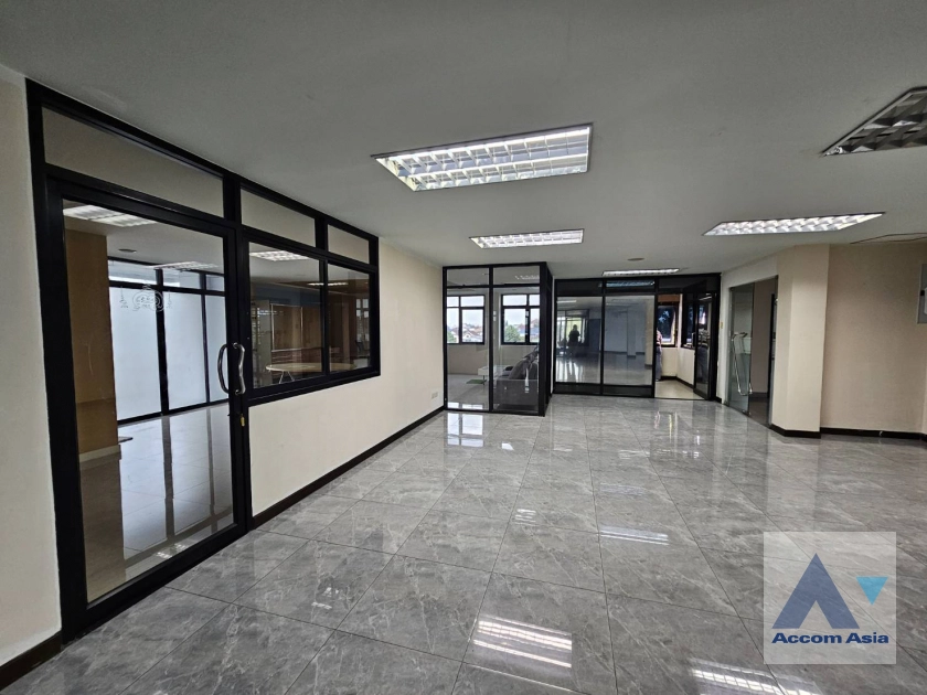 5  Office Space For Rent in  ,  AA40332