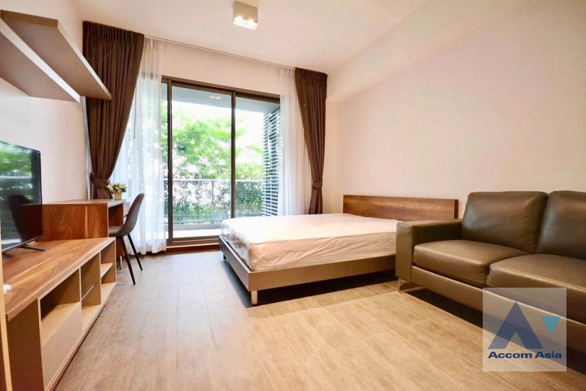  1 Bedroom  Condominium For Sale in Sukhumvit, Bangkok  near BTS Ekkamai (AA40335)