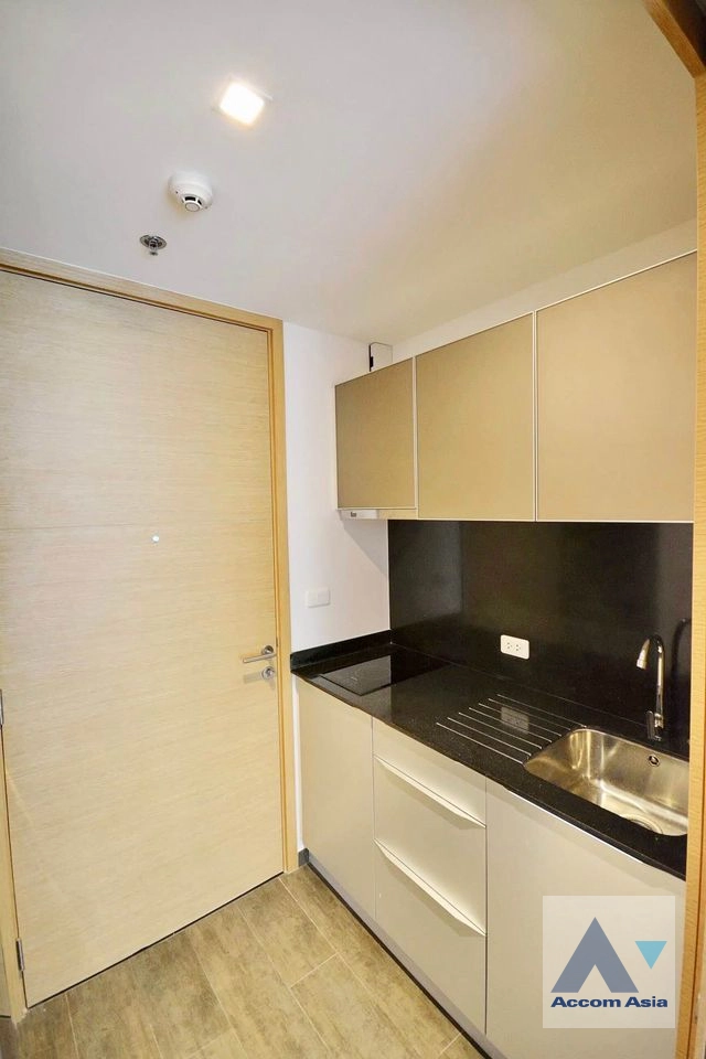 9  1 br Condominium For Sale in Sukhumvit ,Bangkok BTS Ekkamai at The Lofts Ekkamai  AA40335