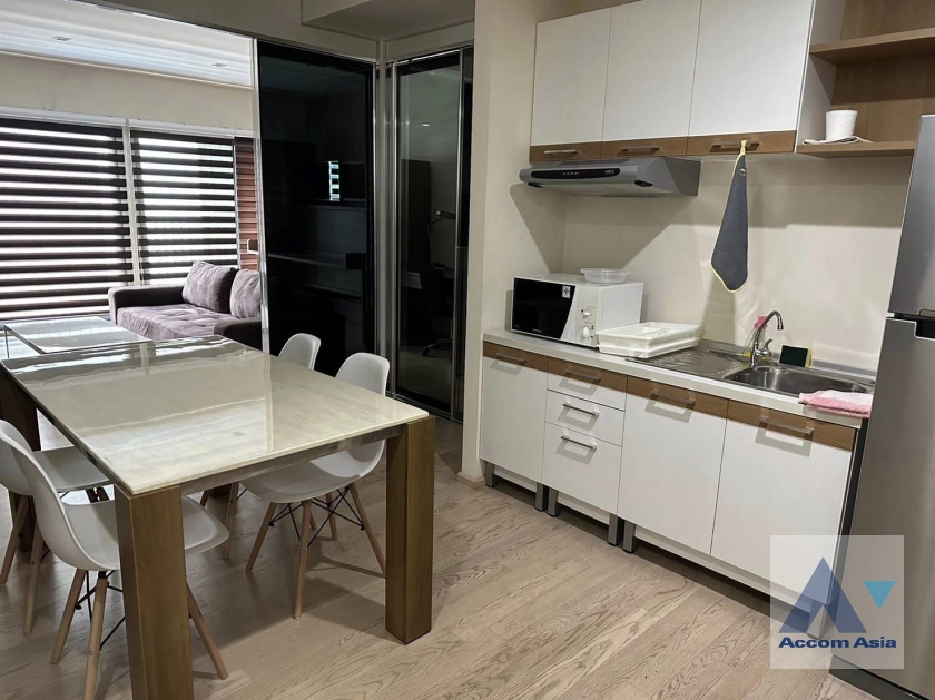  1 Bedroom  Condominium For Sale in Sukhumvit, Bangkok  near BTS Thong Lo (AA40336)