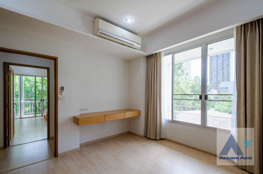 16  3 br Apartment For Rent in Sukhumvit ,Bangkok BTS Asok - MRT Sukhumvit at The Greenery Low rise AA40353