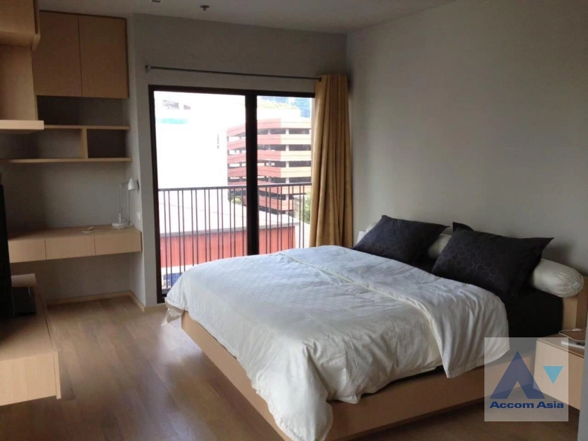 Corner Unit |  1 Bedroom  Condominium For Rent in Sukhumvit, Bangkok  near BTS Phrom Phong (AA40369)