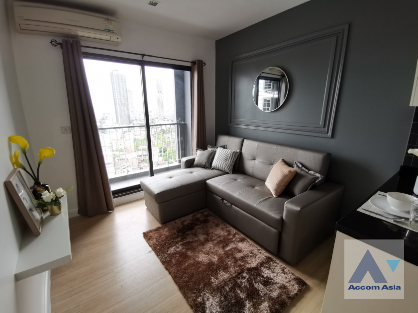  1 Bedroom  Condominium For Rent & Sale in Sathorn, Bangkok  near BTS Chong Nonsi (AA40382)