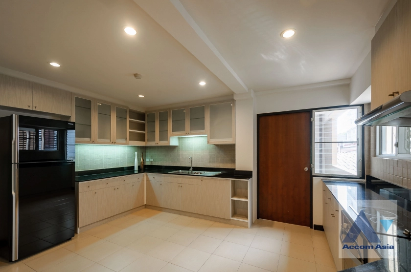 5  3 br Apartment For Rent in Sukhumvit ,Bangkok BTS Asok - MRT Sukhumvit at Easy to access BTS Skytrain AA40386