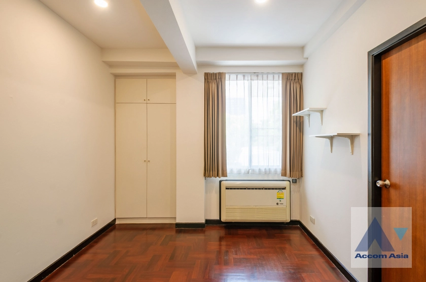 13  3 br Apartment For Rent in Sukhumvit ,Bangkok BTS Asok - MRT Sukhumvit at Easy to access BTS Skytrain AA40386