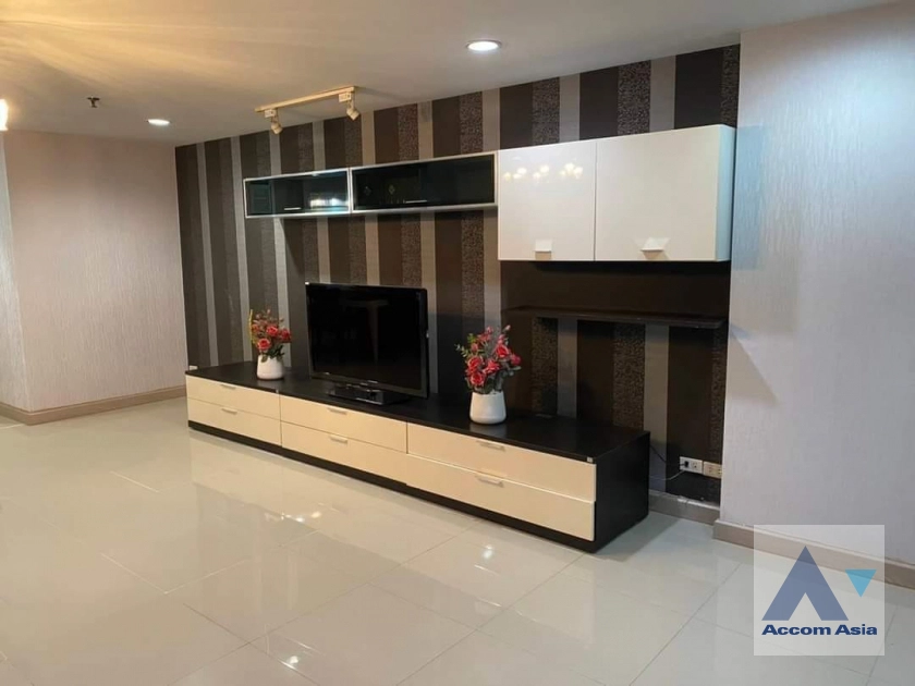 4  3 br Condominium For Rent in Ratchadapisek ,Bangkok  at Thara Ruean Kaew AA40394