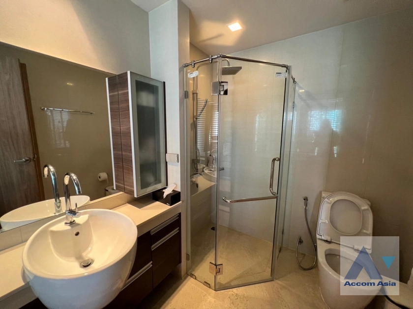 11  2 br Condominium For Sale in Sukhumvit ,Bangkok BTS Phra khanong at Sky Walk AA40401