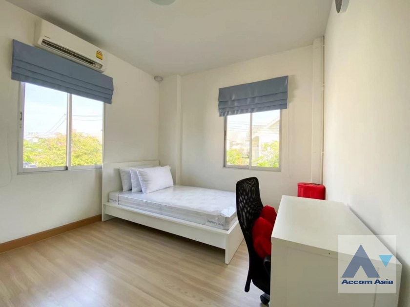 7  4 br House For Rent in Latkrabang ,Bangkok  at Neighborhome Watcharaphon AA40407