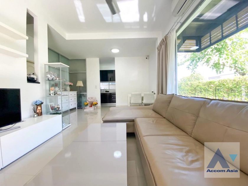  1  4 br House For Rent in Latkrabang ,Bangkok  at Neighborhome Watcharaphon AA40407