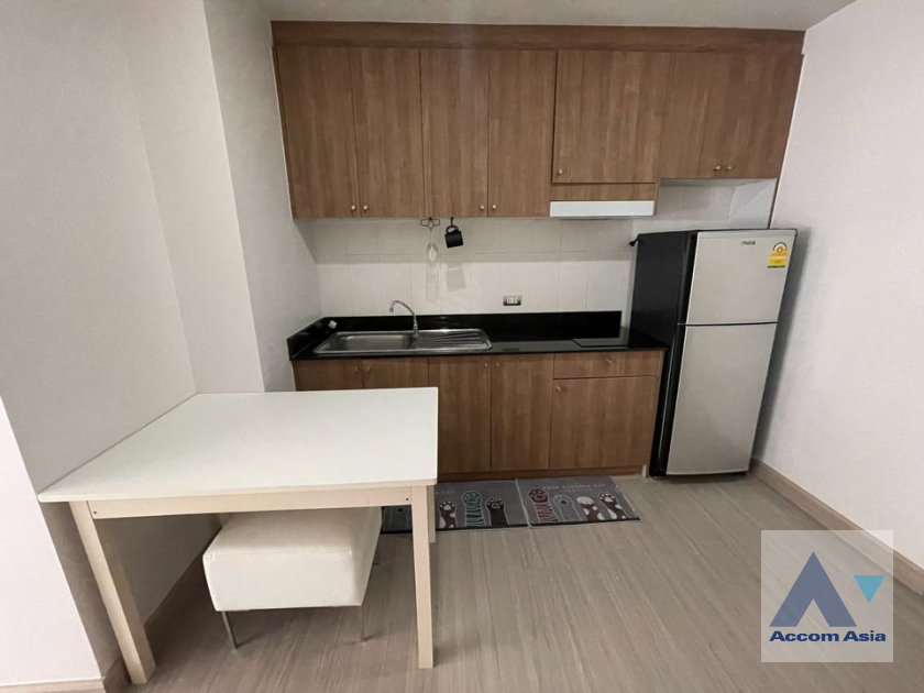  2 Bedrooms  Condominium For Rent in Sukhumvit, Bangkok  near BTS Ekkamai (AA40417)