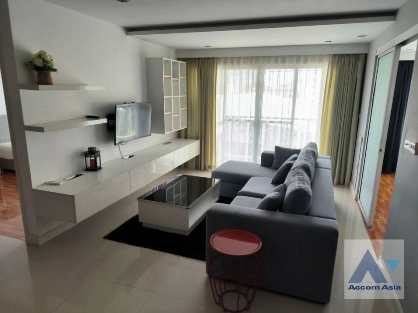 Pet friendly |  3 Bedrooms  Condominium For Rent in Sukhumvit, Bangkok  near BTS Ekkamai (AA40418)