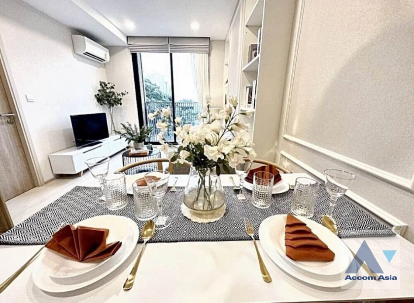 Fully Furnished |  1 Bedroom  Condominium For Sale in Sukhumvit, Bangkok  near BTS Ekkamai (AA40419)