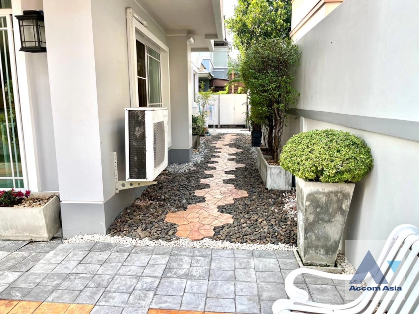 19  5 br House For Sale in Bangna ,Bangkok  at Nantawan Village Srinakarin AA40435