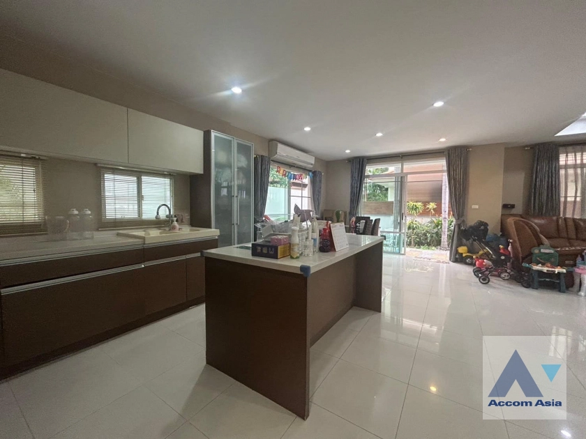 5  5 br House For Sale in Bangna ,Bangkok  at Nantawan Village Srinakarin AA40435